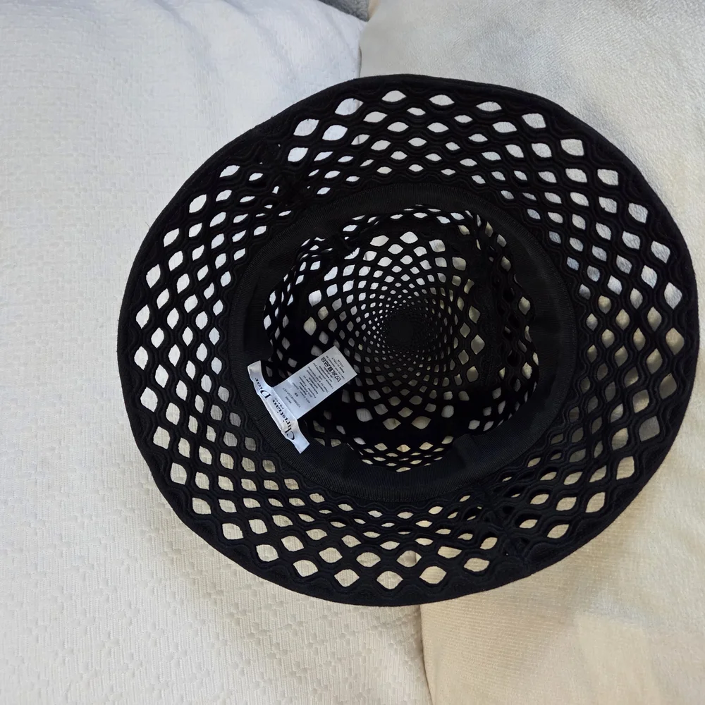 Dior Black and White Mesh Hat - Picture 5 of 8